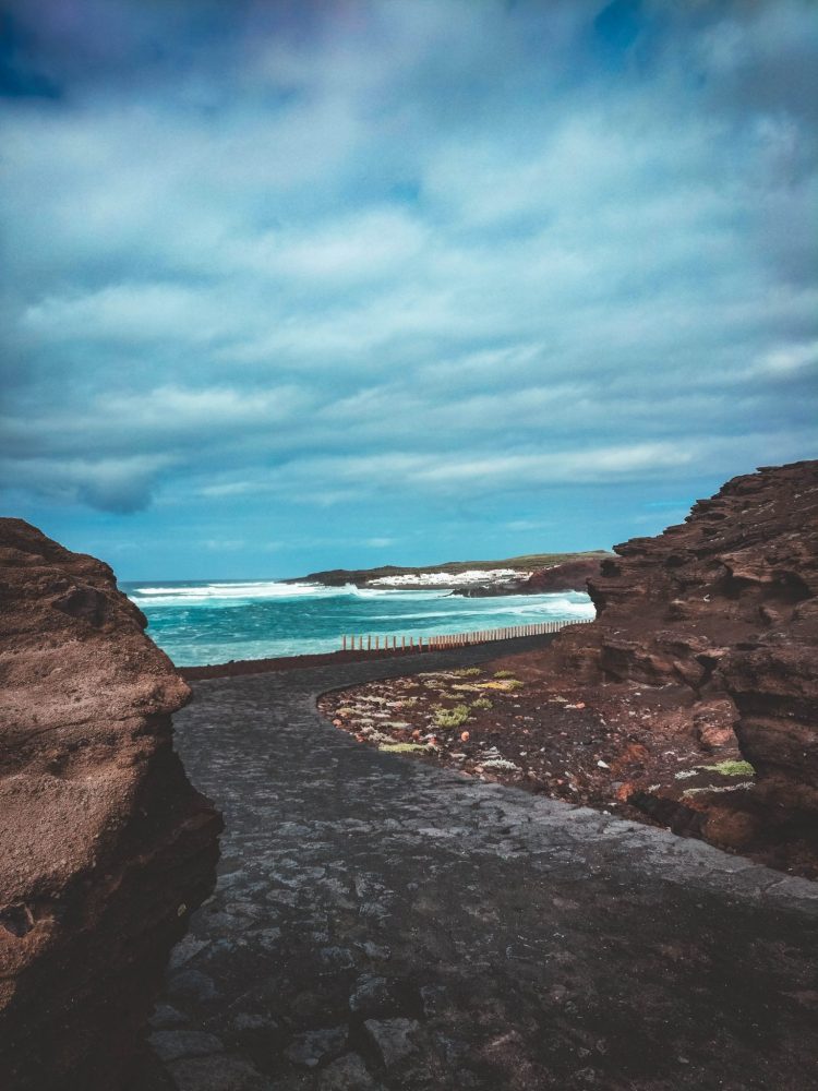 Lanzarote Bucht mit Meer